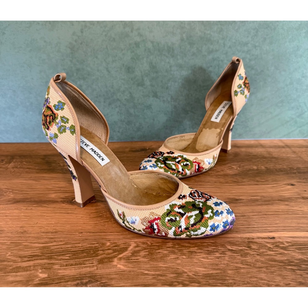 Steve Madden Rettro Floral Tapestry Needlepoint Pumps Beige Multi Heels 8.5M